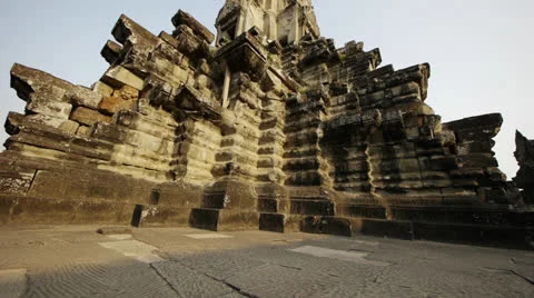 Angkor Wat tower wide angle tilt Stock Footage 23604732