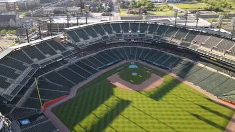 Angle drone video of Comerica Park, fly over mid left Vidéo 307799363