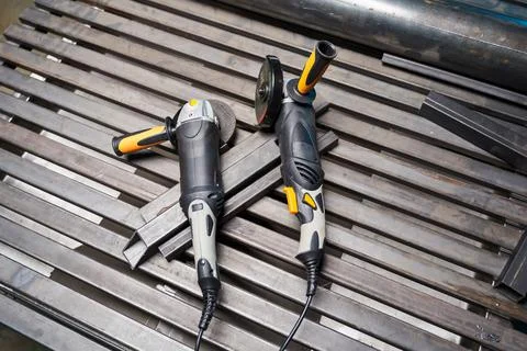 Angle grinders for cutting and grinding metal and stone. work tool Foto stock