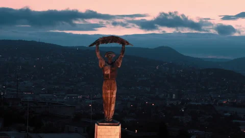 Angle view of the Liberty Statue Stockbeeldmateriaal 131383998