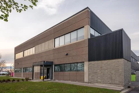 Angle view of a small business building exterior Stock Photos