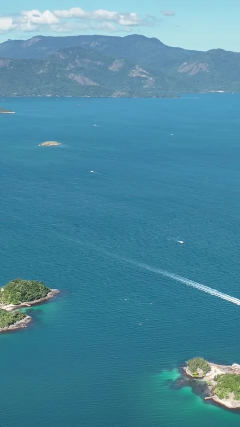 Angra dos Reis, Rio de Janeiro. Cataguás Island, Aerial View 스톡 동영상 343899218
