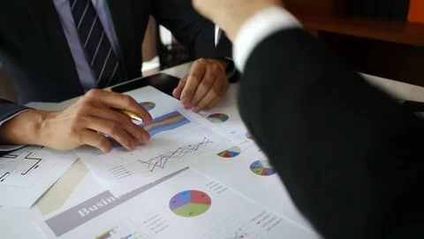 Angry boss dissatisfied with bad work result. Stockbeeldmateriaal 80907189