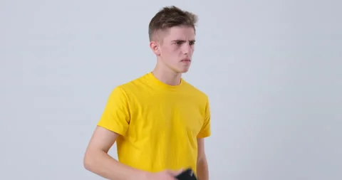 Angry man got a message and be angry Stockbeeldmateriaal 144958354