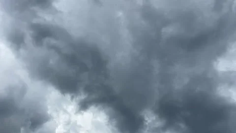 Angry Nimbostratus Clouds 库存影片 220961371
