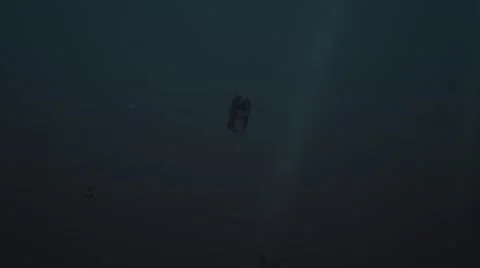 Animated dead diver sinking down towards the ice station Vídeo Stock 67554261