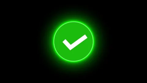 Animated green checkmark on black background. Vidéo 331897807