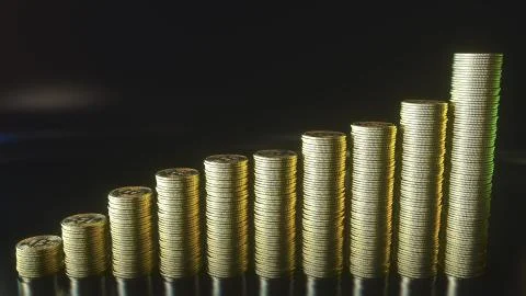 Animated growing bar chart made of bitcoin tokens. Cryptocurrency growth concept Stock Illustration