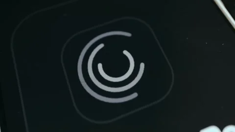 Animated icon with spinning semicircle elements Stock Footage 332931779