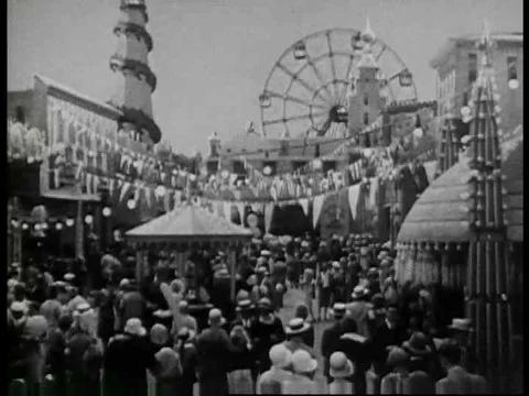 An animated map illustrates Western states of the United States and Hollywood, Stock Footage 75287261