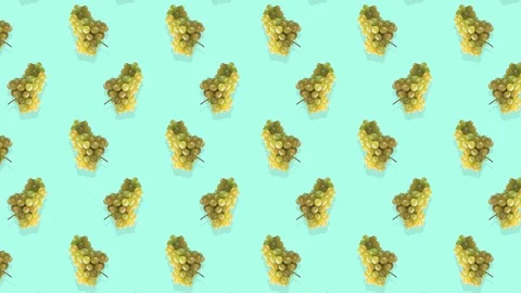 Animated white grapes Stockbeeldmateriaal 126590717