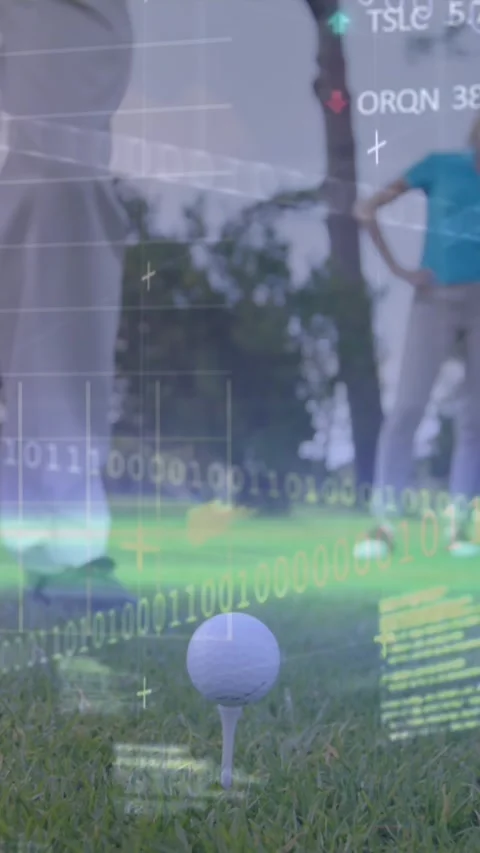 Animation of binary coding, data processing over male golf player on golf course Vidéo 321719762