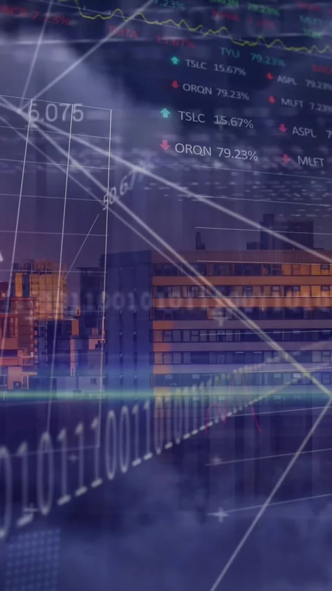 Animation of binary coding financial data processing over cityscape 库存影片 344774423