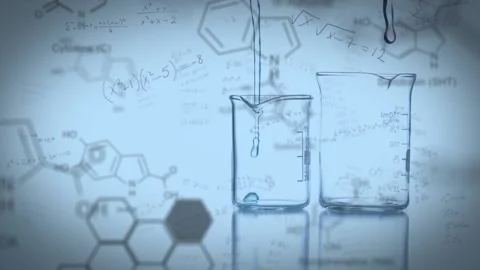 Animation of chemical compound structures and formulae against laboratory 库存影片 146561613