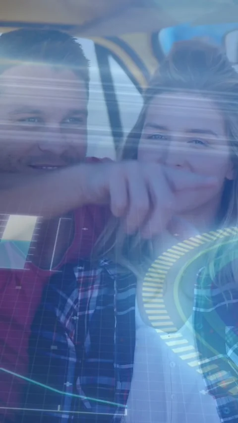 Animation of digital data processing over two caucasian people in car Vidéo 319371316