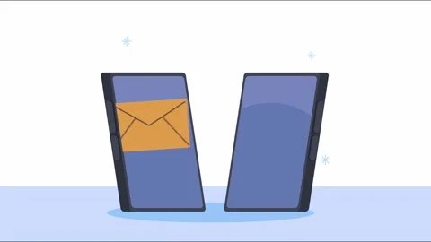 Animation of electronic devices exchanging email messages in digital commun.. Vídeo Stock 339070132