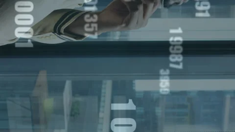 Animation of financial data processing over businessman with face mask thinking 库存影片 312607858