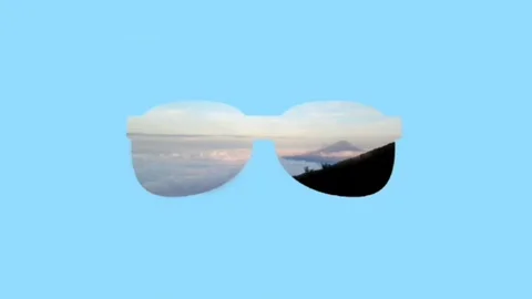 Animation of glasses with motion effect inside the picture Video stock 129681198