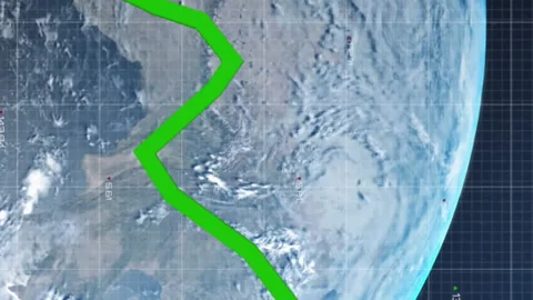 Animation of graph with changing numbers and grid pattern over rotating globe 스톡 동영상 312442692