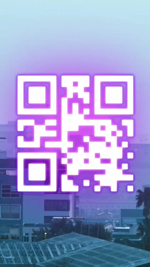 Animation of qr code and data processing over cityscape 库存影片 343721405