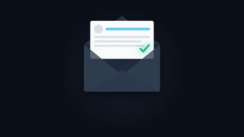 Animation of reading an envelope and closing it again with alpha background Stockbeeldmateriaal 335796798