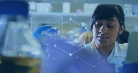Animation of scientific data processing over female scientist in laboratory 스톡 동영상 310303933