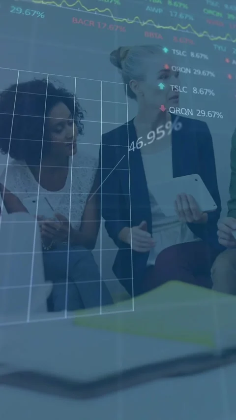 Animation of stock market data processing over team of diverse colleagues 스톡 동영상 344803561