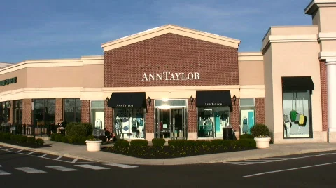 Ann Taylor Store Video stock 130584