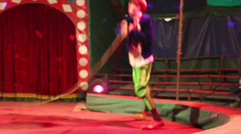 Anonymous clown jumps and having fun in the circus Video stock 44443531