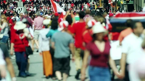 Anonymous crowd. 스톡 동영상 100442938