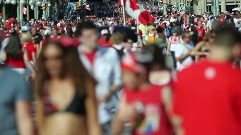 Anonymous crowd. 스톡 동영상 100444358