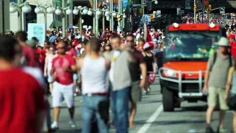 Anonymous crowd. 스톡 동영상 100446268