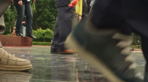 Anonymous crowd at the granite slabs 스톡 동영상 63504928