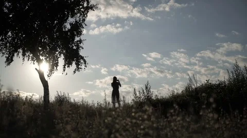 Anonymous model in field Stockbeeldmateriaal 78377494