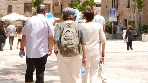 Anonymous Small Crowd in 4K 動画素材 52212928