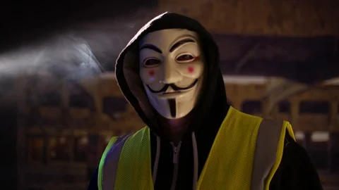 Anonymous Yellow Vest Activist Stock-Footage 101950915