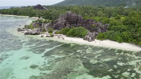 Anse Source D'argent beach at La Dique island, Seychelles Stock-Footage 132536794