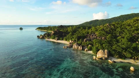 Anse Source d'Argent beach in La Digue island, Seychelles Vídeos de archivo 159367729