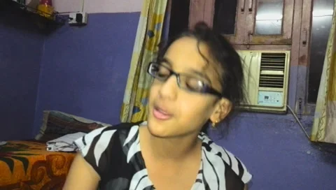 Answering the Question 動画素材 32052744