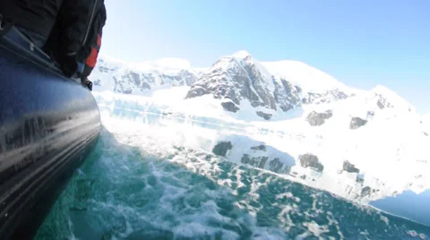 Antarctic mountains from the boat 스톡 동영상 33580652
