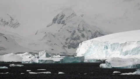Antarctica - Icebergs, Glacier &amp; Mountains 스톡 동영상 106936875