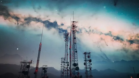 Antenna complex on a hill flythrough. Tall masts or towers. Starry night. 動画素材 201124980