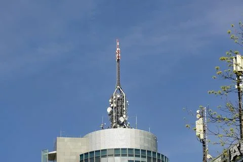 Antenna installations 5G. Internet broadcasting and radio transmission and re Stock-Fotos