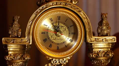 Antique clock  11:00 Stockbeeldmateriaal 20589594