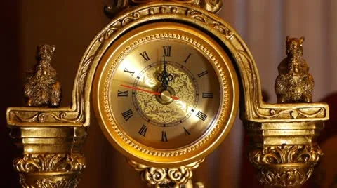 Antique clock  12:00 库存影片 20589288