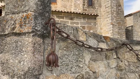 Antique iron chain with handrail function Stock-Footage 293298429