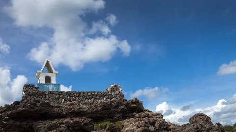 Antique lighthouse on the top of the mountain timelapse Video stock 48956268