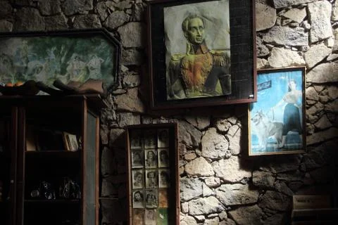 Antique Objects &amp; Paintings Stockfoto's