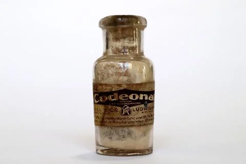 Antique old botte of CODEONAL medicine with diethylbarbituric. Knoll Stock-Fotos