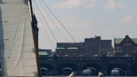 Antique Ship over the Hudson 動画素材 81484494